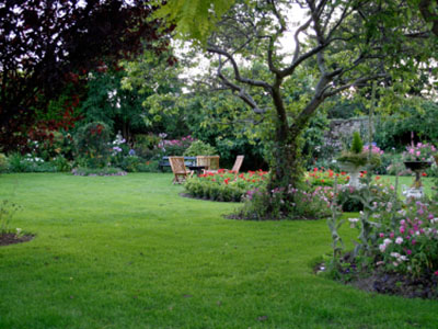 Real estate web hosting on Listing-Agent.com. Backyard garden.