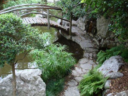 Real estate website hosting on Listing-Agent.com. Real estate web hosting. Photo of popular footbridge.